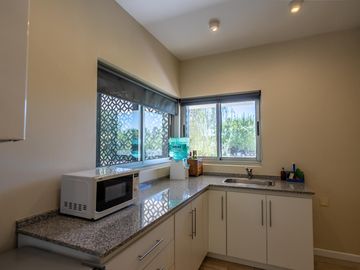 Casa moderna a la venta en barrio cerrado Lomas de San Francisco   uf 27