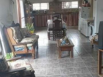 Casa en venta - 3 dormitorios 1 baño - cochera - 238mts2 - Lisandro Olmos Etcheverry, La Plata