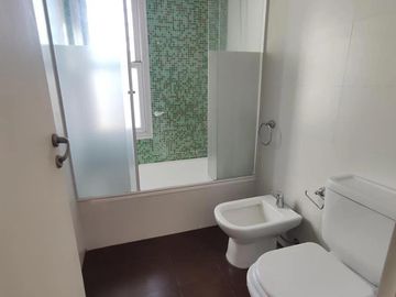 Casa en venta - 4 Dormitorios 2 Baños - Cocheras - 350Mts2 - El Palomar, Cañuelas