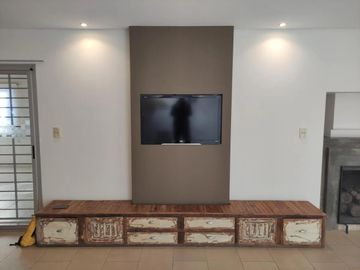 Casa en venta - 4 Dormitorios 2 Baños - Cocheras - 350Mts2 - El Palomar, Cañuelas