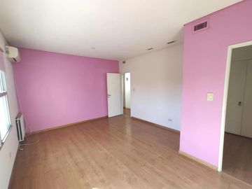 Casa en venta - 4 Dormitorios 2 Baños - Cocheras - 350Mts2 - El Palomar, Cañuelas