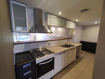 Casa en venta - 4 Dormitorios 2 Baños - Cocheras - 350Mts2 - El Palomar, Cañuelas