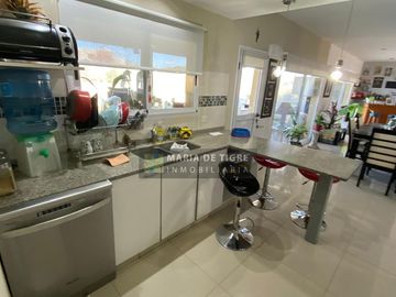 Casa en venta de una planta en San Sebastián - Área 12