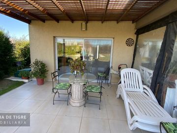 Casa en venta de una planta en San Sebastián - Área 12