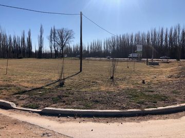 Terreno con excelente ubicación - Centenario - NEUQUEN