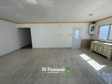 Casa 3 Ambientes con Parque y Pileta -  La Reja