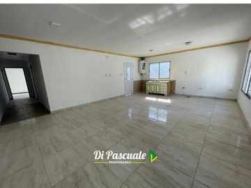Casa 3 Ambientes con Parque y Pileta -  La Reja