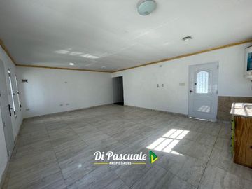 Casa 3 Ambientes con Parque y Pileta -  La Reja