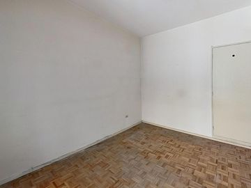 Departamento 3 ambientes mas dependencia en VENTA en Caballito