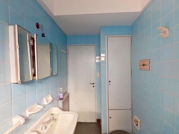 Departamento 3 ambientes mas dependencia en VENTA en Caballito