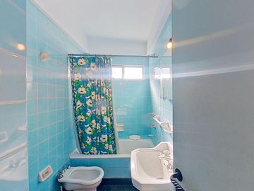 Departamento 3 ambientes mas dependencia en VENTA en Caballito