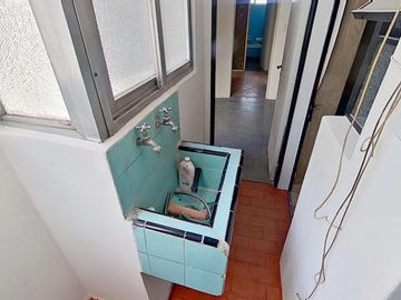 Departamento 3 ambientes mas dependencia en VENTA en Caballito