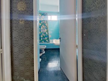 Departamento 3 ambientes mas dependencia en VENTA en Caballito