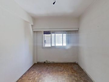 Departamento 3 ambientes mas dependencia en VENTA en Caballito