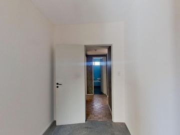 Departamento 3 ambientes mas dependencia en VENTA en Caballito
