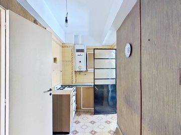 Departamento 3 ambientes mas dependencia en VENTA en Caballito