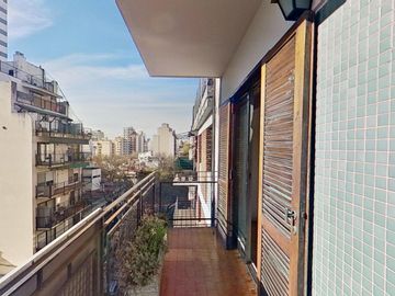 Departamento 3 ambientes mas dependencia en VENTA en Caballito