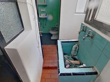 Departamento 3 ambientes mas dependencia en VENTA en Caballito