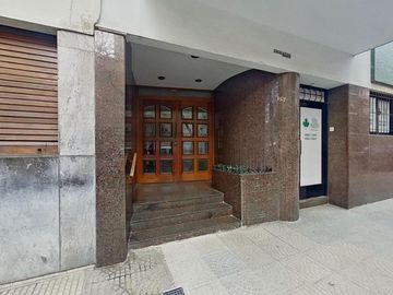 Departamento 3 ambientes mas dependencia en VENTA en Caballito
