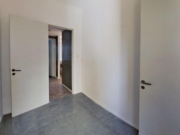 Departamento 3 ambientes mas dependencia en VENTA en Caballito