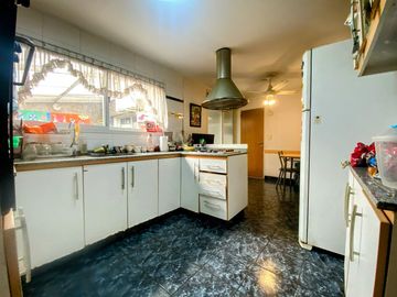 Departamento 4 ambientes con cochera en Caballito