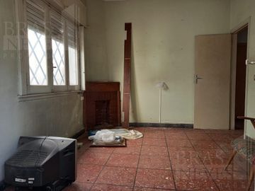 MOMENTANEAMENTE SUSPENDIDA  POR FALTA DE DOCUMENTACION********OPORTUNIDAD !!!!!!!!! PARA RECICLAR ***IDEAL  2 FAMILIAS