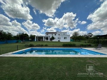 Casa 4 dormitorios - Villa Allende Golf - Altos del Golf, Barrio Privado.