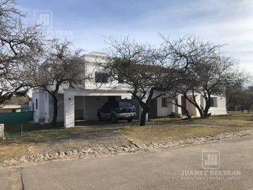 Casa 4 dormitorios - Villa Allende Golf - Altos del Golf, Barrio Privado.
