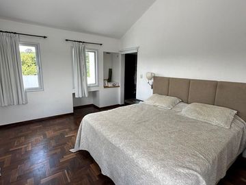 Casa 4 dormitorios - Villa Allende Golf - Altos del Golf, Barrio Privado.