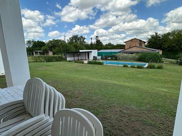 Casa 4 dormitorios - Villa Allende Golf - Altos del Golf, Barrio Privado.