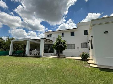 Casa 4 dormitorios - Villa Allende Golf - Altos del Golf, Barrio Privado.