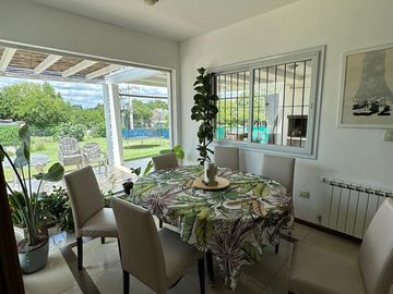 Casa 4 dormitorios - Villa Allende Golf - Altos del Golf, Barrio Privado.