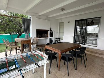 Casa 4 dormitorios - Villa Allende Golf - Altos del Golf, Barrio Privado.