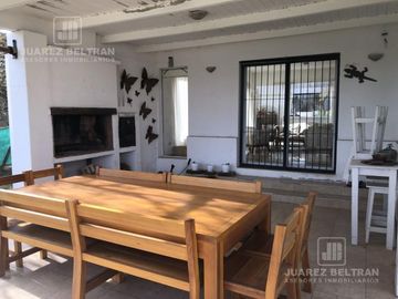 Casa 4 dormitorios - Villa Allende Golf - Altos del Golf, Barrio Privado.