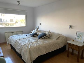 VENTA Casa de 270m2 con Habitaciones 4 y Pileta en el Barrio Rincón de Emilio - Neuquen