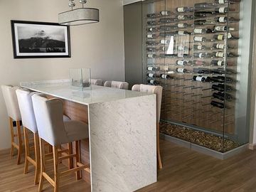 VENTA Casa de 270m2 con Habitaciones 4 y Pileta en el Barrio Rincón de Emilio - Neuquen