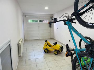 VENTA Casa de 270m2 con Habitaciones 4 y Pileta en el Barrio Rincón de Emilio - Neuquen