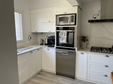 VENTA Casa de 270m2 con Habitaciones 4 y Pileta en el Barrio Rincón de Emilio - Neuquen