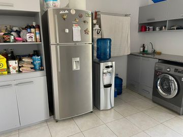 VENTA Casa de 270m2 con Habitaciones 4 y Pileta en el Barrio Rincón de Emilio - Neuquen