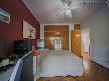 Casa en lote propio 5 ambientes en duplex con jardín y garaje.  lote 8.66 x 25