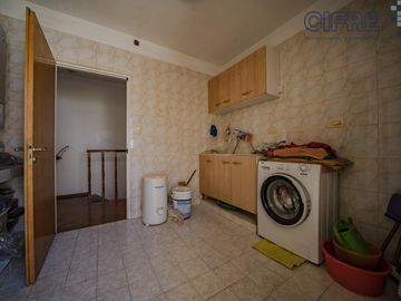 Casa en lote propio 5 ambientes en duplex con jardín y garaje.  lote 8.66 x 25