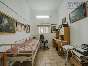 Casa en lote propio 5 ambientes en duplex con jardín y garaje.  lote 8.66 x 25