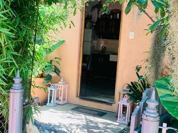 CASA MULTIFAMILIAR C/ 400M2 DE LOTE EN VENTA - JOSE LEON SUAREZ