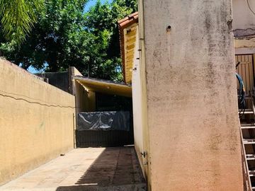 CASA MULTIFAMILIAR C/ 400M2 DE LOTE EN VENTA - JOSE LEON SUAREZ