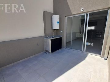 Venta de Departamento duplex de 2 ambientes con balcón aterrazado en Wilde (30411)