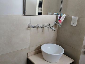 Departamento en  Florida Mitre Este- venta