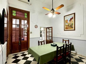 Casa de estilo en Córdoba 3919-3dormitorios-cochera