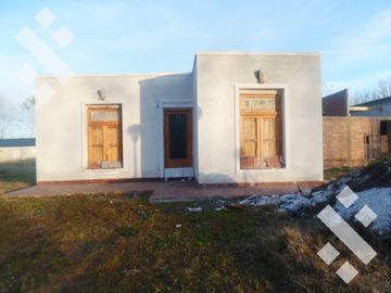 VENTA CASA 2 DORMI - Bº LOS CEREZOS 1 - PLOTTIER