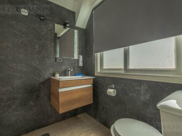 Exclusiva Casa en venta  Barrio Septiembre: Confort y Elegancia - CDR