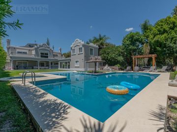 Exclusiva Casa en venta  Barrio Septiembre: Confort y Elegancia - CDR